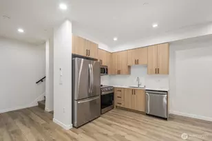 548 S Cloverdale St, Seattle, WA 98108 - Photo 14