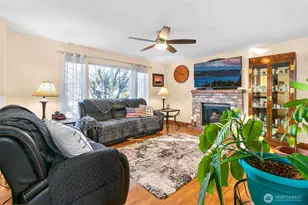 9915 SE 235th Pl, Kent, WA 98031 - Photo 4