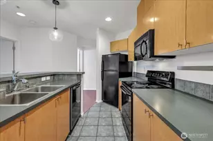 18 Dravus St, Seattle, WA 98109 - Photo 8