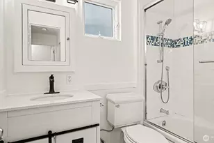 4335 NE 45th St, Seattle, WA 98105 - Photo 14