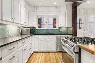 4335 NE 45th St, Seattle, WA 98105 - Photo 10