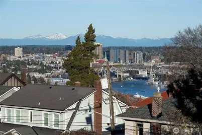 467 Newton Street #405, Seattle, WA 98109 - Photo 4