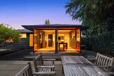 1207 26th Avenue E, Seattle, WA 98112 - Photo 2