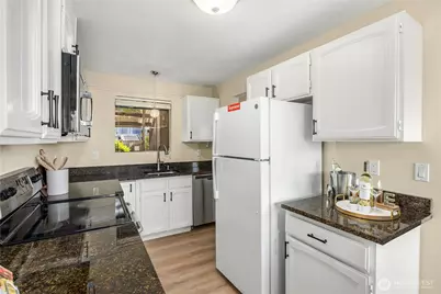 717 122nd Avenue NE #B1, Bellevue, WA 98005 - Photo 6