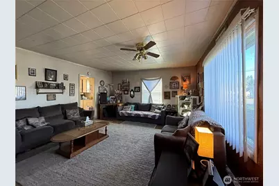 127 Cowlitz Drive, Kelso, WA 98626 - Photo 2