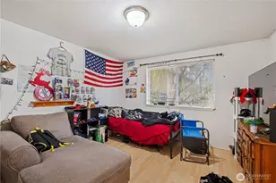 10425 Holly Dr, Everett, WA 98204 - Photo 12