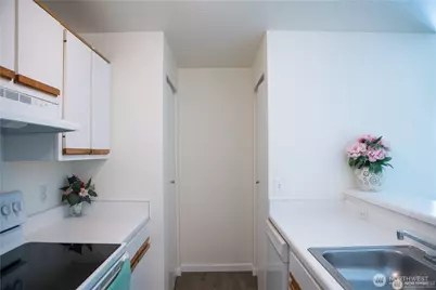 7453 133rd Avenue SE #M305, Newcastle, WA 98059 - Photo 6