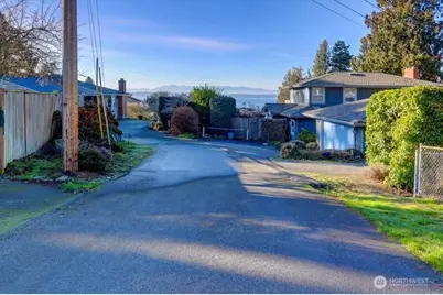 18822 Olympic View Drive, Edmonds, WA 98020 - Photo 16