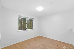 19230 Forest Park Dr NE, Seattle, WA 98155 - Photo 12