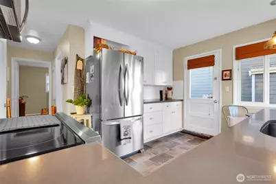 19041 21st Avenue NW, Shoreline, WA 98177 - Photo 14