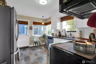 19041 21st Ave NW, Shoreline, WA 98177 - Photo 16