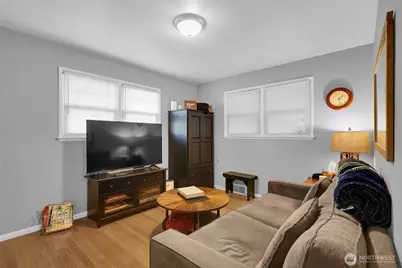 19041 21st Avenue NW, Shoreline, WA 98177 - Photo 18