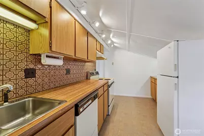 1220 N 44th Ave, Seattle, WA 98103 - Photo 10