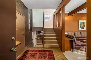 7018 32nd Ave NE, Seattle, WA 98115 - Photo 2