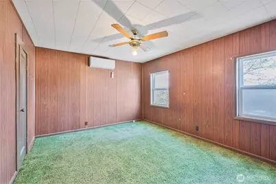 136 SW 3rd Avenue, Castle Rock, WA 98611 - Photo 12