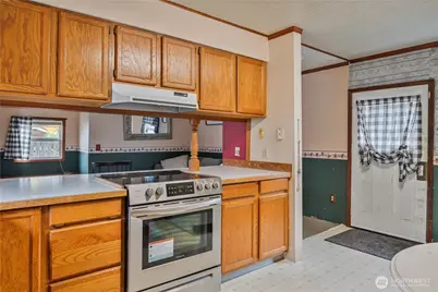 136 SW 3rd Avenue, Castle Rock, WA 98611 - Photo 36