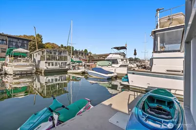 2040 Westlake Avenue N #14, Seattle, WA 98109 - Photo 10