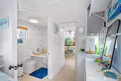 2040 Westlake Avenue N #14, Seattle, WA 98109 - Photo 24