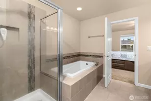 985 Riley Dr E, Enumclaw, WA 98022 - Photo 20