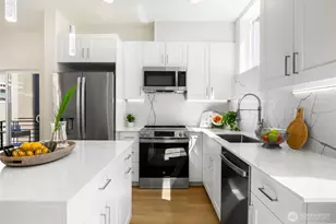 10533 B Stone Ave N, Seattle, WA 98133 - Photo 4