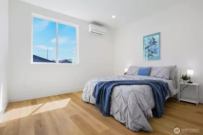 10533 B Stone Avenue N, Seattle, WA 98133 - Photo 4