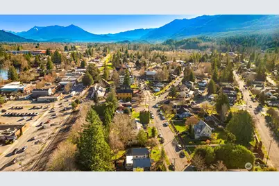 7950 Maple Avenue SE, Snoqualmie, WA 98065 - Photo 4