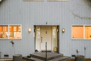 16273 Reitan Rd NE, Bainbridge Island, WA 98110 - Photo 2