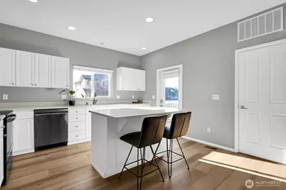 16761 Woodside Drive SE, Renton, WA 98058 - Photo 32