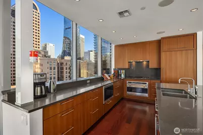 1521 2nd Avenue #1001, Seattle, WA 98101 - Photo 12