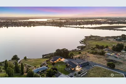 576 NE Easy Street, Moses Lake, WA 98837 - Photo 2