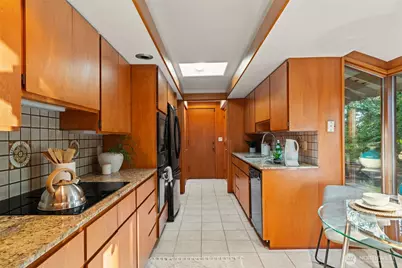 18710 88th Avenue W, Edmonds, WA 98026 - Photo 14