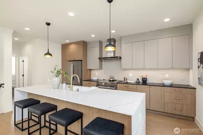 4421 2nd Avenue NE, Seattle, WA 98105 - Photo 6