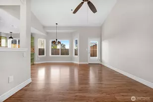 217 112th Street SW, Everett, WA 98204 - Photo 4