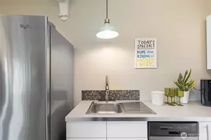 1136 13th Ave Ave, Seattle, WA 98122 - Photo 10