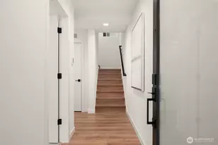 217 NE 75th St, Seattle, WA 98115 - Photo 4