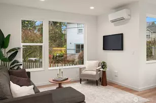 217 NE 75th St, Seattle, WA 98115 - Photo 10