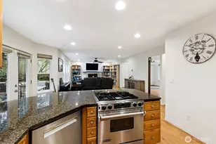 1274 O'Neil Ct, DuPont, WA 98327 - Photo 10