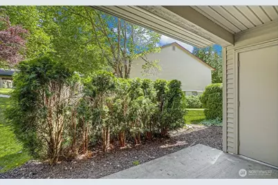 25025 SE Klahanie Boulevard #J102, Sammamish, WA 98029 - Photo 22