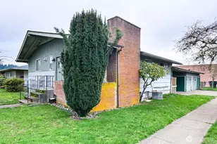 1704 10th Ave, Longview, WA 98632 - Photo 4