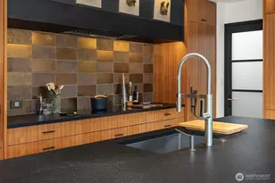 1561 Magnolia Blvd W, Seattle, WA 98199 - Photo 12