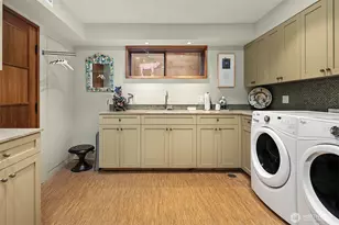 1561 Magnolia Blvd W, Seattle, WA 98199 - Photo 28