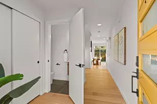 12834 Ashworth Ave N, Seattle, WA 98133 - Photo 4