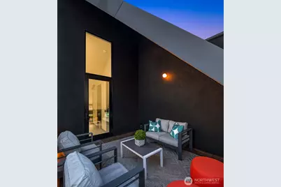 5221 37th Avenue NE, Seattle, WA 98015 - Photo 16