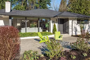 8611 Holly Ln, Edmonds, WA 98026 - Photo 4