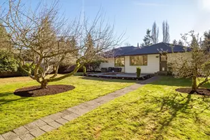 8611 Holly Ln, Edmonds, WA 98026 - Photo 32