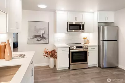 8611 Holly Lane, Edmonds, WA 98026 - Photo 16