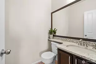 18704 109 Ln SE, Renton, WA 98055 - Photo 14