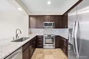 18704 109 Ln SE, Renton, WA 98055 - Photo 10