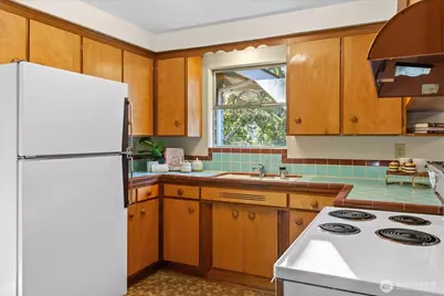 323 NW 202nd Street, Shoreline, WA 98177 - Photo 14