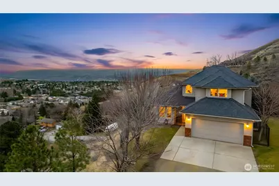 222 Austin Ave, Wenatchee, WA 98801 - Photo 1